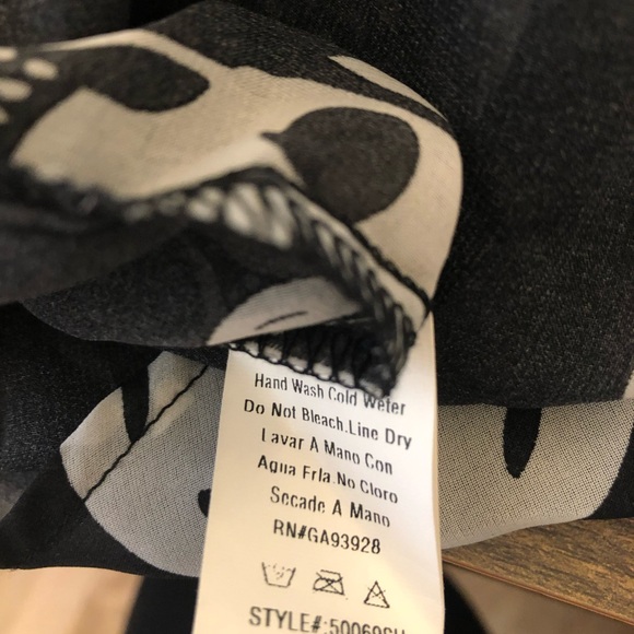 Women’s blouse - Picture 3 of 3